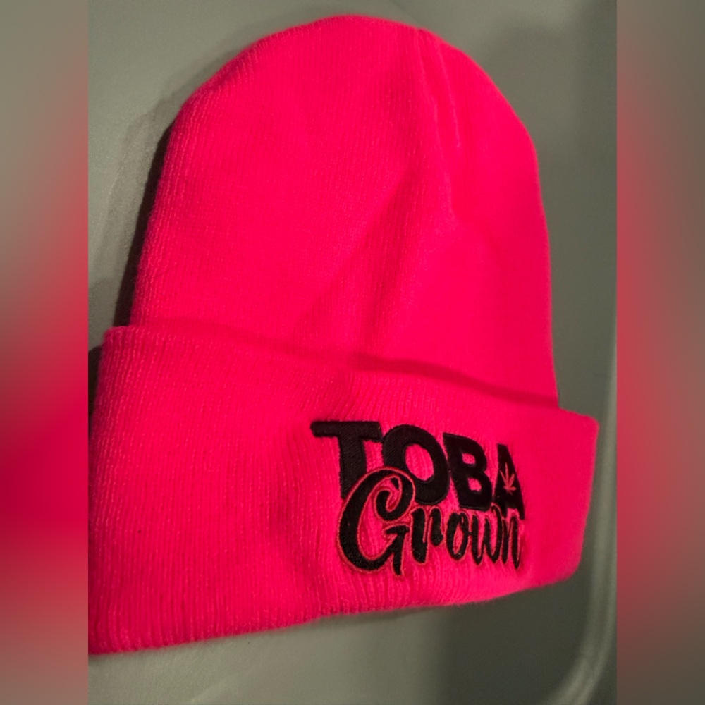 🚨PART OF 4 for 10🚨 Toba Crown Toque Bright Pink New